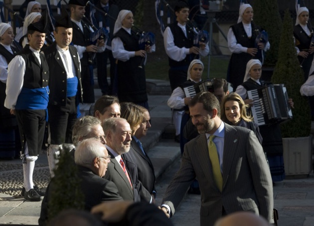 Los Pr�ncipes llegan a Oviedo en la v�spera del acto de entrega de los Premios Pr�ncipe.