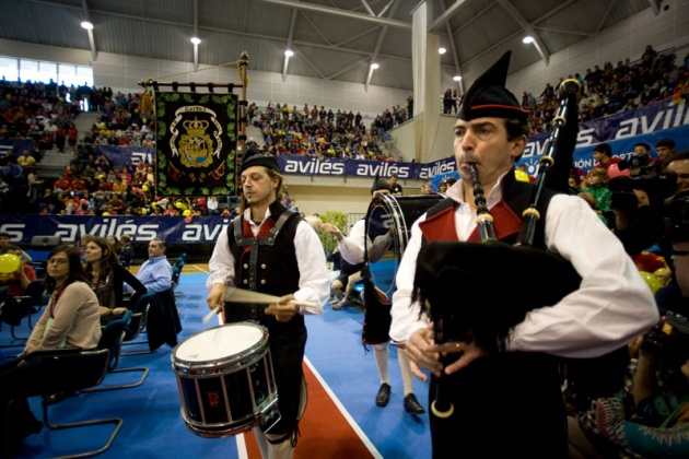 El seleccionador nacional particip� en un encuentro con numeroso p�blico en el Centro Deportivo Avil�s, en el que estuvo acompa�ado por los ex jugadores internacionales asturianos Marcelo Campanal, Eloy Alonso y Eloy Olaya, y el m�dico de la selecci�n espa�ola Oscar Celada.