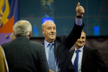 Del Bosque lleva la Copa del Mundo a Avil�s
