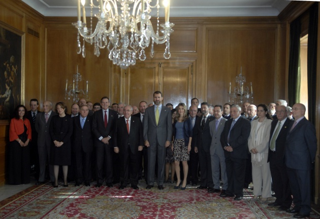 Don Felipe y Do�a Letizia durante las audiencias concedidas ayer en el hotel de La Reconquista.