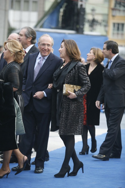 Llegada de invitados, premiados y autoridades a la ceremonia de los Premios Pr�ncipe de Asturias 2010, celebrada en el Teatro Campoamor de Oviedo
