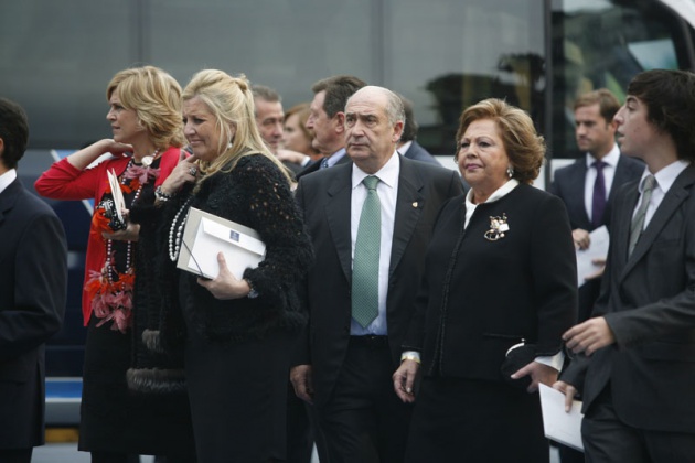 Llegada de invitados, premiados y autoridades a la ceremonia de los Premios Pr�ncipe de Asturias 2010, celebrada en el Teatro Campoamor de Oviedo