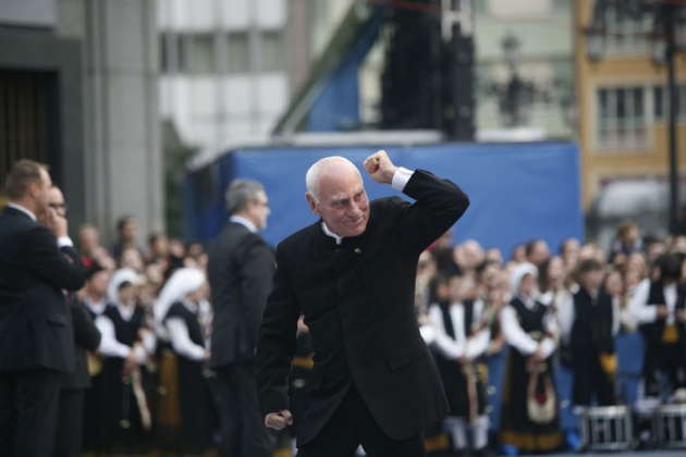 Llegada de invitados, premiados y autoridades a la ceremonia de los Premios Pr�ncipe de Asturias 2010, celebrada en el Teatro Campoamor de Oviedo
