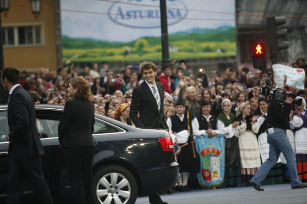 Llegada de invitados, premiados y autoridades a la ceremonia de los Premios Pr�ncipe de Asturias 2010, celebrada en el Teatro Campoamor de Oviedo