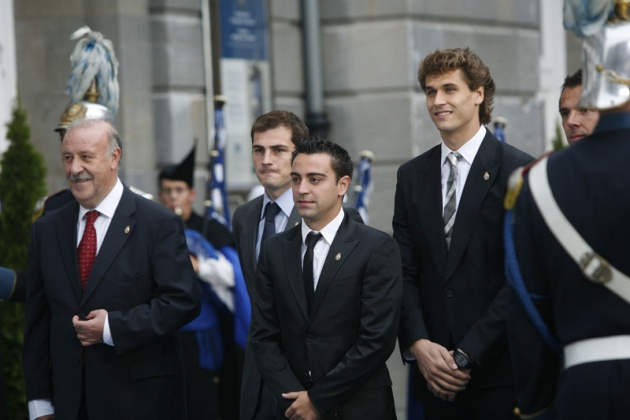 Llegada de invitados, premiados y autoridades a la ceremonia de los Premios Pr�ncipe de Asturias 2010, celebrada en el Teatro Campoamor de Oviedo