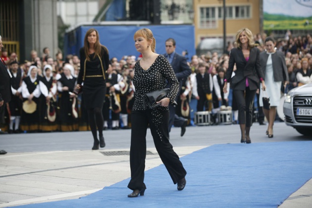 Llegada de invitados, premiados y autoridades a la ceremonia de los Premios Pr�ncipe de Asturias 2010, celebrada en el Teatro Campoamor de Oviedo