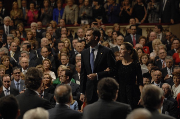 El Pr�ncipe Felipe entrega al escritor liban�s Amin Maalouf el Premio Pr�ncipe de Asturias de las Letras 2010.