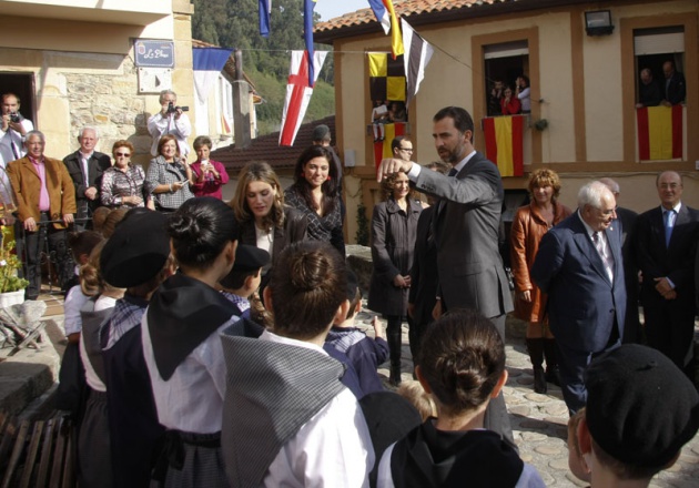 Los Pr�ncipes de Asturias visitan Llastres, Pueblo Ejemplar 2010