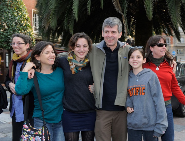 Arturo lvarez-Buylla, premio Prncipe de Asturias de Investigacin Cientfica, con su familia