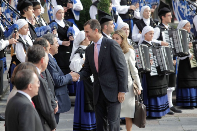 Los pr�ncipes de Asturias han llegado hoy minutos antes de las 12:00 horas al hotel de la Reconquista, donde han sido recibidos por �lvarez-Cascos, para presidir ma�ana la entrega de los premios que llevan el nombre del heredero de la Corona y que este a�o celebran su XXXI edici�n.