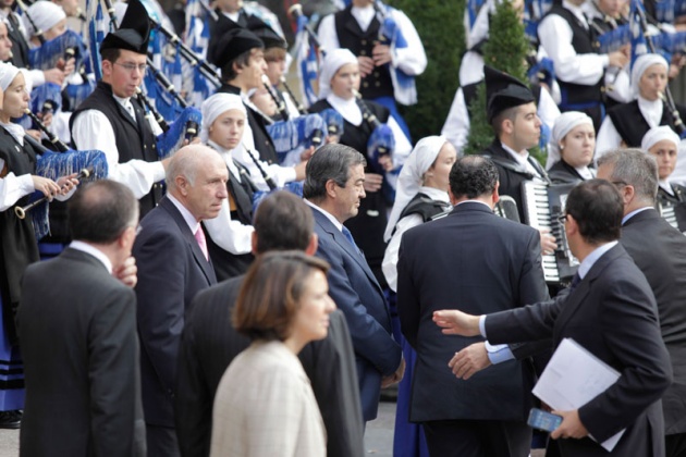 Los pr�ncipes de Asturias han llegado hoy minutos antes de las 12:00 horas al hotel de la Reconquista, donde han sido recibidos por �lvarez-Cascos, para presidir ma�ana la entrega de los premios que llevan el nombre del heredero de la Corona y que este a�o celebran su XXXI edici�n.