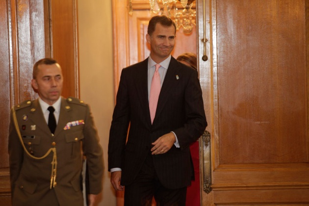 El Sal�n de Consejos del Hotel de la Reconquista ha sido el escenario de las tradicionales Audiencias de los Pr�ncipes de Asturias. Don Felipe y Do�a Leticia han recibido esta ma�ana a representantes de diferentes colectivos. Delegaci�n de SECOT en Asturias (Voluntariado S�nior de Asesoramiento Empresarial)