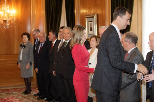 El Sal�n de Consejos del Hotel de la Reconquista ha sido el escenario de las tradicionales Audiencias de los Pr�ncipes de Asturias. Don Felipe y Do�a Leticia han recibido esta ma�ana a representantes de diferentes colectivos. Delegaci�n de SECOT en Asturias (Voluntariado S�nior de Asesoramiento Empresarial)