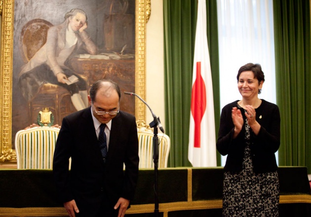 La alcaldesa de Gijn ha trasladado a los cinco representantes que maana recogern el Premio Prncipe de la Concordia, el deseo de hermanarse con la localidad japonesa.