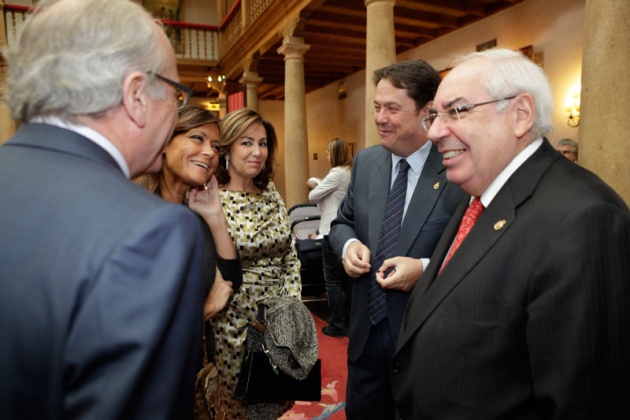 El centro neurlgico de los actos de estos premios, el hotel de la Reconquista, ha sido, un ao ms, un hervidero de personalidades de la sociedad asturiana y espaola.