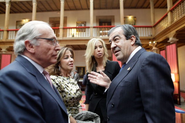 El centro neurlgico de los actos de estos premios, el hotel de la Reconquista, ha sido, un ao ms, un hervidero de personalidades de la sociedad asturiana y espaola.