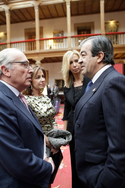 El centro neurlgico de los actos de estos premios, el hotel de la Reconquista, ha sido, un ao ms, un hervidero de personalidades de la sociedad asturiana y espaola.