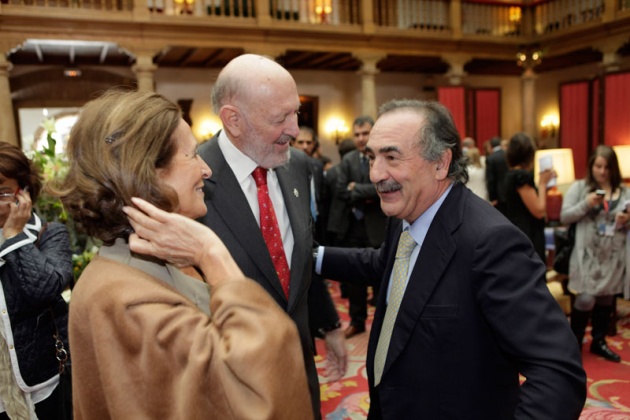 El centro neurlgico de los actos de estos premios, el hotel de la Reconquista, ha sido, un ao ms, un hervidero de personalidades de la sociedad asturiana y espaola.