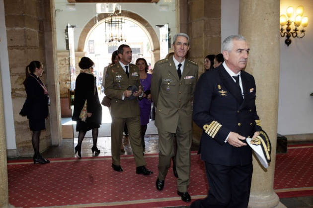 El centro neurlgico de los actos de estos premios, el hotel de la Reconquista, ha sido, un ao ms, un hervidero de personalidades de la sociedad asturiana y espaola.