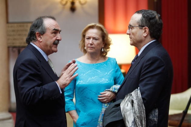 El centro neurlgico de los actos de estos premios, el hotel de la Reconquista, ha sido, un ao ms, un hervidero de personalidades de la sociedad asturiana y espaola.