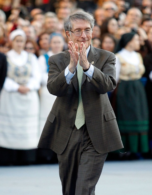 La alfombra azul se llena un ao ms de glamour antes de la ceremonia de entrega de los Premios Prncipe de Asturias 2011.