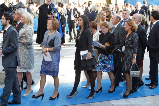 La alfombra azul se llena un ao ms de glamour antes de la ceremonia de entrega de los Premios Prncipe de Asturias 2011.