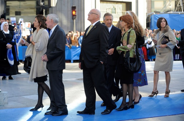 La alfombra azul se llena un ao ms de glamour antes de la ceremonia de entrega de los Premios Prncipe de Asturias 2011.