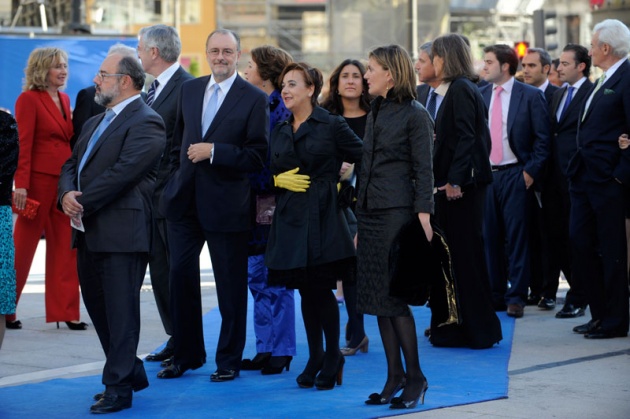 La alfombra azul se llena un ao ms de glamour antes de la ceremonia de entrega de los Premios Prncipe de Asturias 2011.