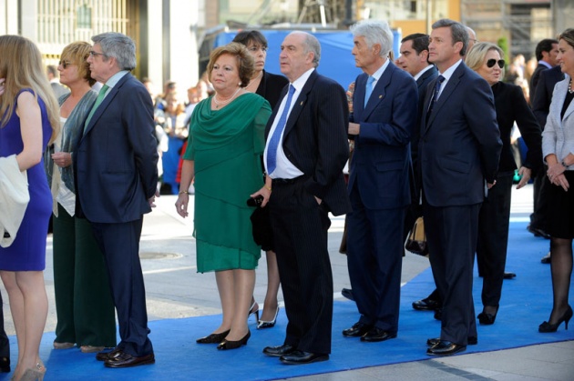 La alfombra azul se llena un ao ms de glamour antes de la ceremonia de entrega de los Premios Prncipe de Asturias 2011.