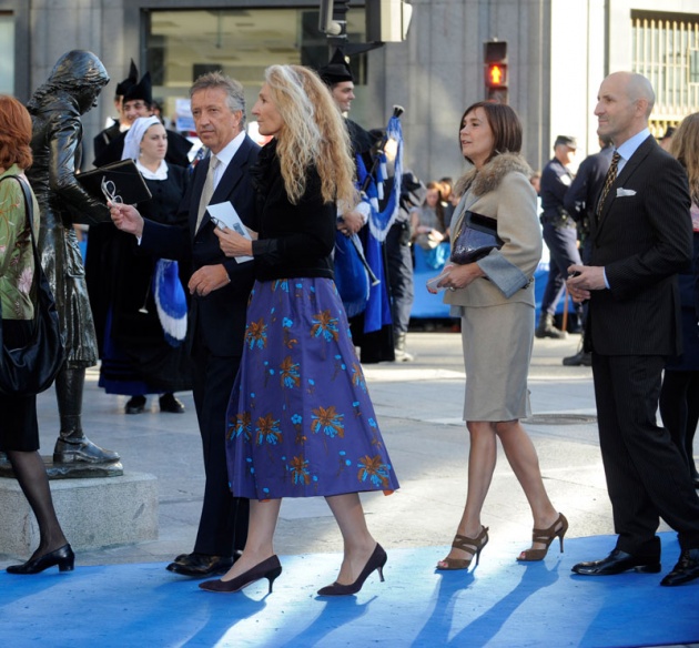 La alfombra azul se llena un ao ms de glamour antes de la ceremonia de entrega de los Premios Prncipe de Asturias 2011.