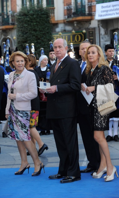 La alfombra azul se llena un ao ms de glamour antes de la ceremonia de entrega de los Premios Prncipe de Asturias 2011.