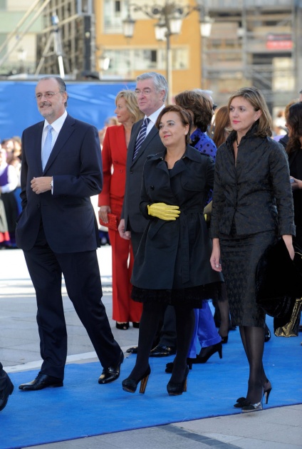 La alfombra azul se llena un ao ms de glamour antes de la ceremonia de entrega de los Premios Prncipe de Asturias 2011.