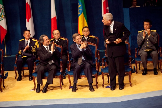 Don Felipe ha presidido, acompaado de la princesa de Asturias y en presencia de la reina, la ceremonia de entrega de la XXXI edicin de los Premios Prncipe de Asturias.