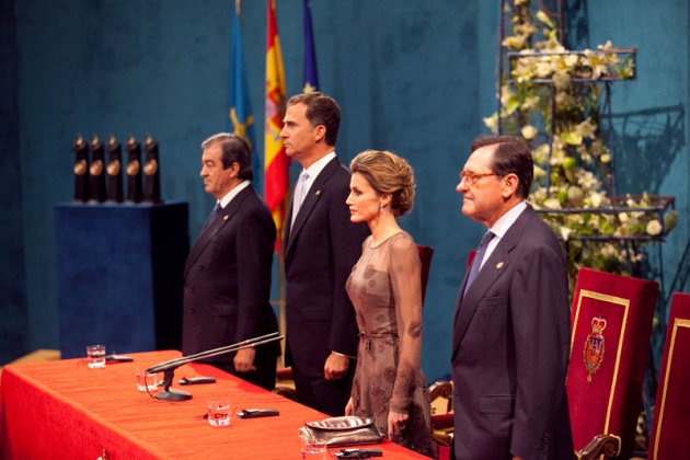 Don Felipe ha presidido, acompaado de la princesa de Asturias y en presencia de la reina, la ceremonia de entrega de la XXXI edicin de los Premios Prncipe de Asturias.