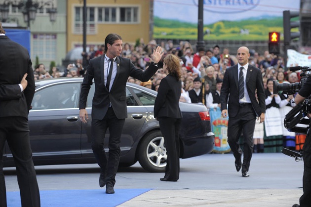 Llegada de invitados, premiados y autoridades a la ceremonia de los Premios Prncipe de Asturias 2010, celebrada en el Teatro Campoamor de Oviedo