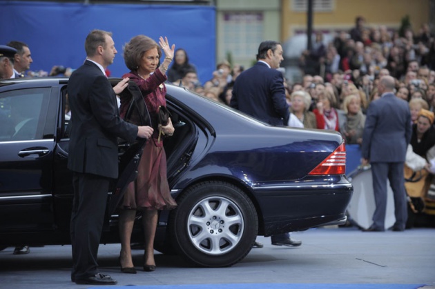 Llegada de invitados, premiados y autoridades a la ceremonia de los Premios Prncipe de Asturias 2010, celebrada en el Teatro Campoamor de Oviedo