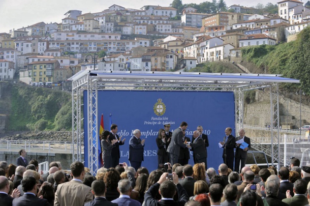 Los Prncipes de Asturias visitan Llastres, Pueblo Ejemplar 2010