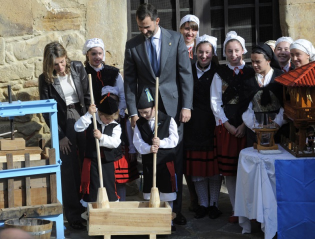 Los Prncipes de Asturias visitan Llastres, Pueblo Ejemplar 2010