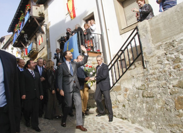 Los Prncipes de Asturias visitan Llastres, Pueblo Ejemplar 2010