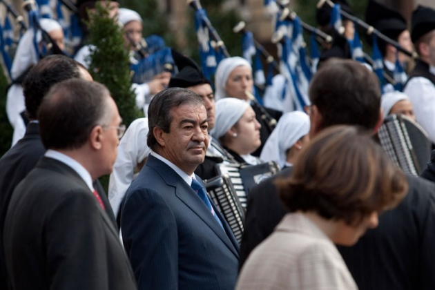 Los príncipes de Asturias han llegado hoy minutos antes de las 12:00 horas al hotel de la Reconquista, donde han sido recibidos por Álvarez-Cascos, para presidir mañana la entrega de los premios que llevan el nombre del heredero de la Corona y que este año celebran su XXXI edición.