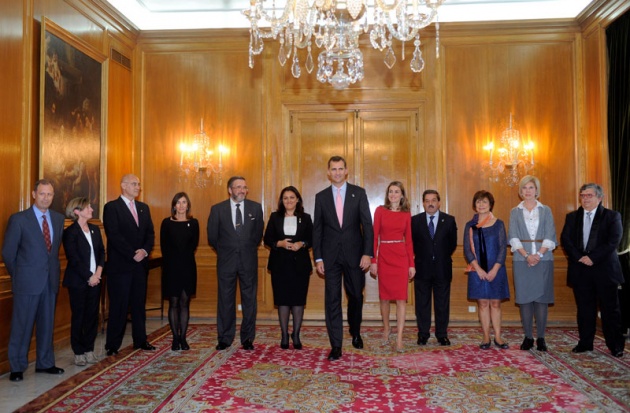 Por la tarde fue el turno de la representacin de la Asociacin del Centro de Empresas Pblicas del Principado de Asturias (ACCEPA), de la Junta Directiva de Tecniberia Asturias y de la Junta Directiva de la Asociacin Cultural Amigos de Ribadesella, encabezados por la alcaldesa, Charo Fernndez Romn.