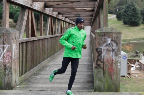 Gebrselassie entrena en el Parque de Invierno