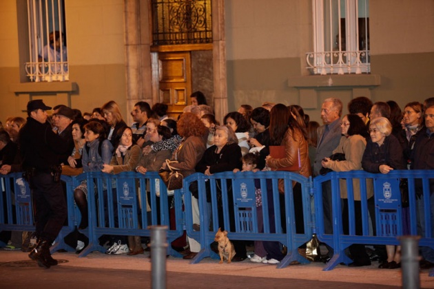 Los Prncipes de Asturias han presidido el Concierto de Clausura de la XX Semana de la Msica que ha tenido lugar en el Auditorio Prncipe Felipe de Oviedo y al que tambin ha asistido el presidente del Principado, Francisco lvarez-Cascos. Riccardo Muti, Premio Prncipe de Asturias de las Artes 2011, ha sido el encargado de dirigir a la Orquesta Juvenil Luigi Cherubini y al Coro de la Fundacin Prncipe de Asturias, en la ejecucin de Rquiem en Do menor, de Luigi Cherubini.