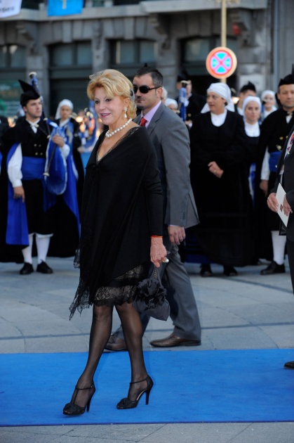 La alfombra roja se llena un ao ms de glamour antes de la ceremonia de entrega de los Premios Prncipe de Asturias 2011.