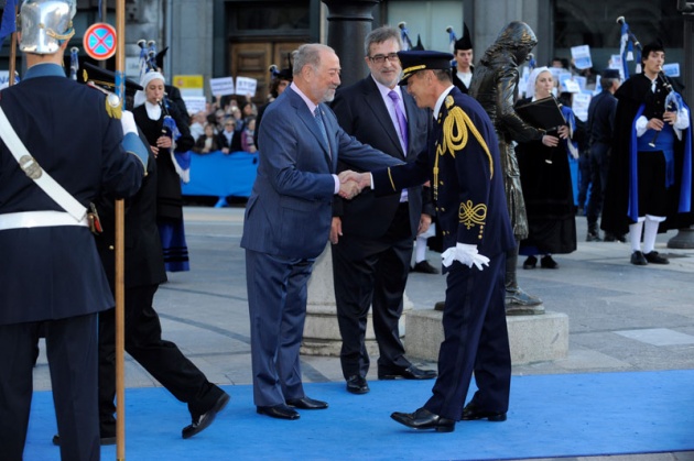 La alfombra roja se llena un ao ms de glamour antes de la ceremonia de entrega de los Premios Prncipe de Asturias 2011.