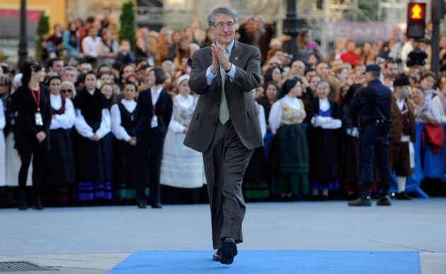 La alfombra roja se llena un ao ms de glamour antes de la ceremonia de entrega de los Premios Prncipe de Asturias 2011.