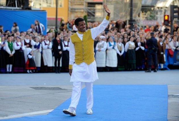 La alfombra roja se llena un ao ms de glamour antes de la ceremonia de entrega de los Premios Prncipe de Asturias 2011.