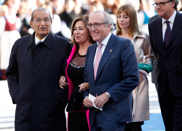 La alfombra azul se llena un ao ms de glamour antes de la ceremonia de entrega de los Premios Prncipe de Asturias 2011.