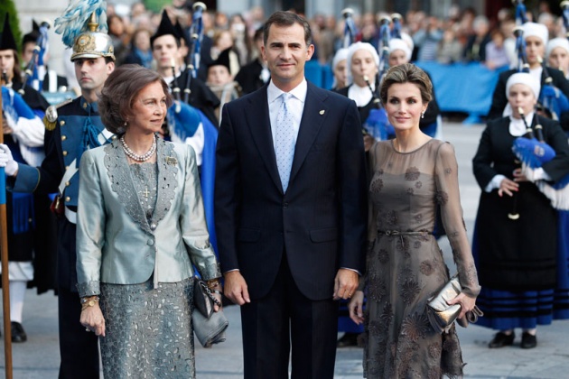 La alfombra azul se llena un ao ms de glamour antes de la ceremonia de entrega de los Premios Prncipe de Asturias 2011.