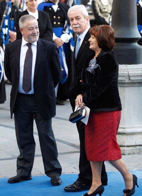 La alfombra azul se llena un ao ms de glamour antes de la ceremonia de entrega de los Premios Prncipe de Asturias 2011.